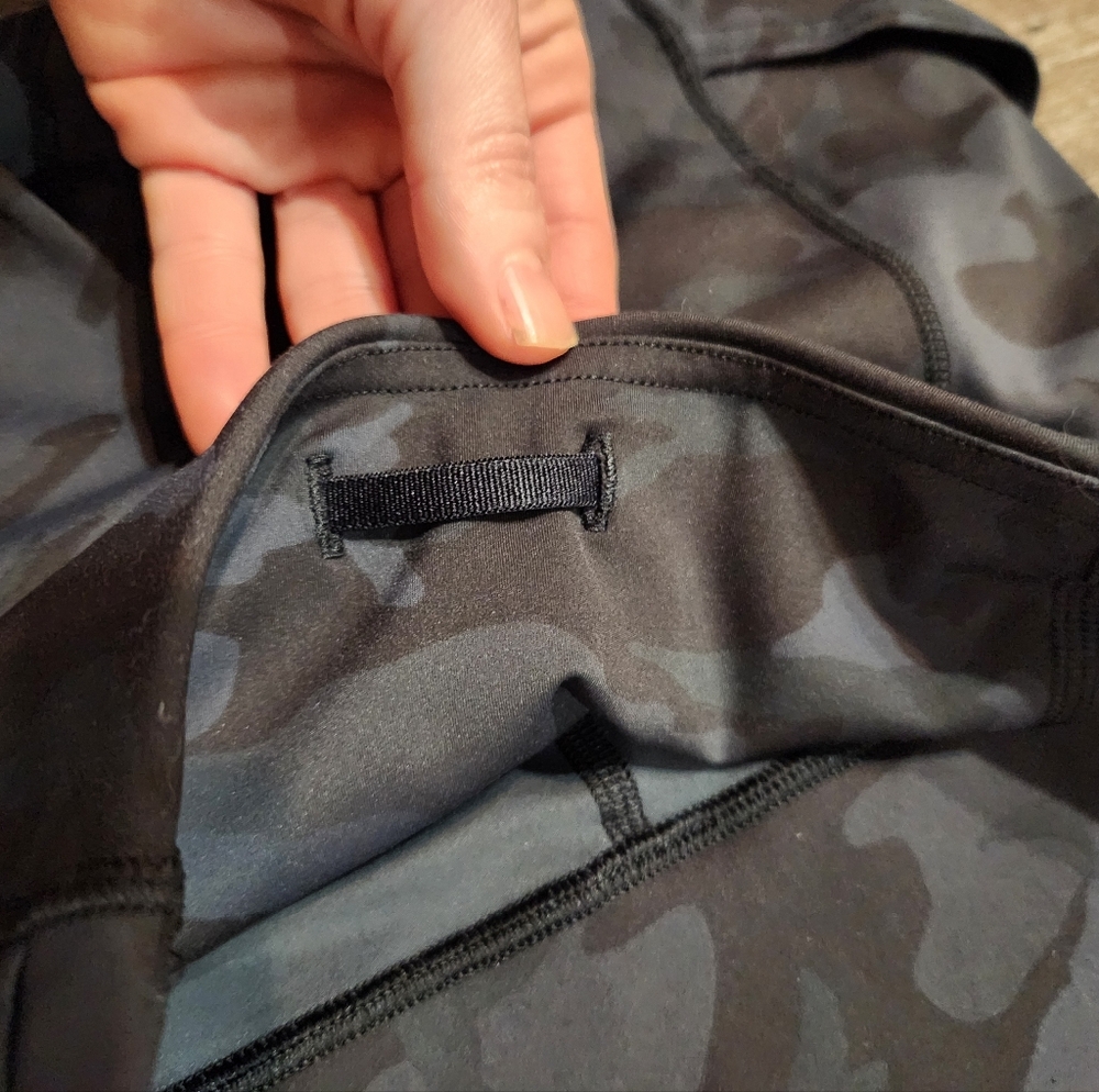 Lululemon Fast & Free Leggings 23" Camo Nulux - Picture 2 of 4